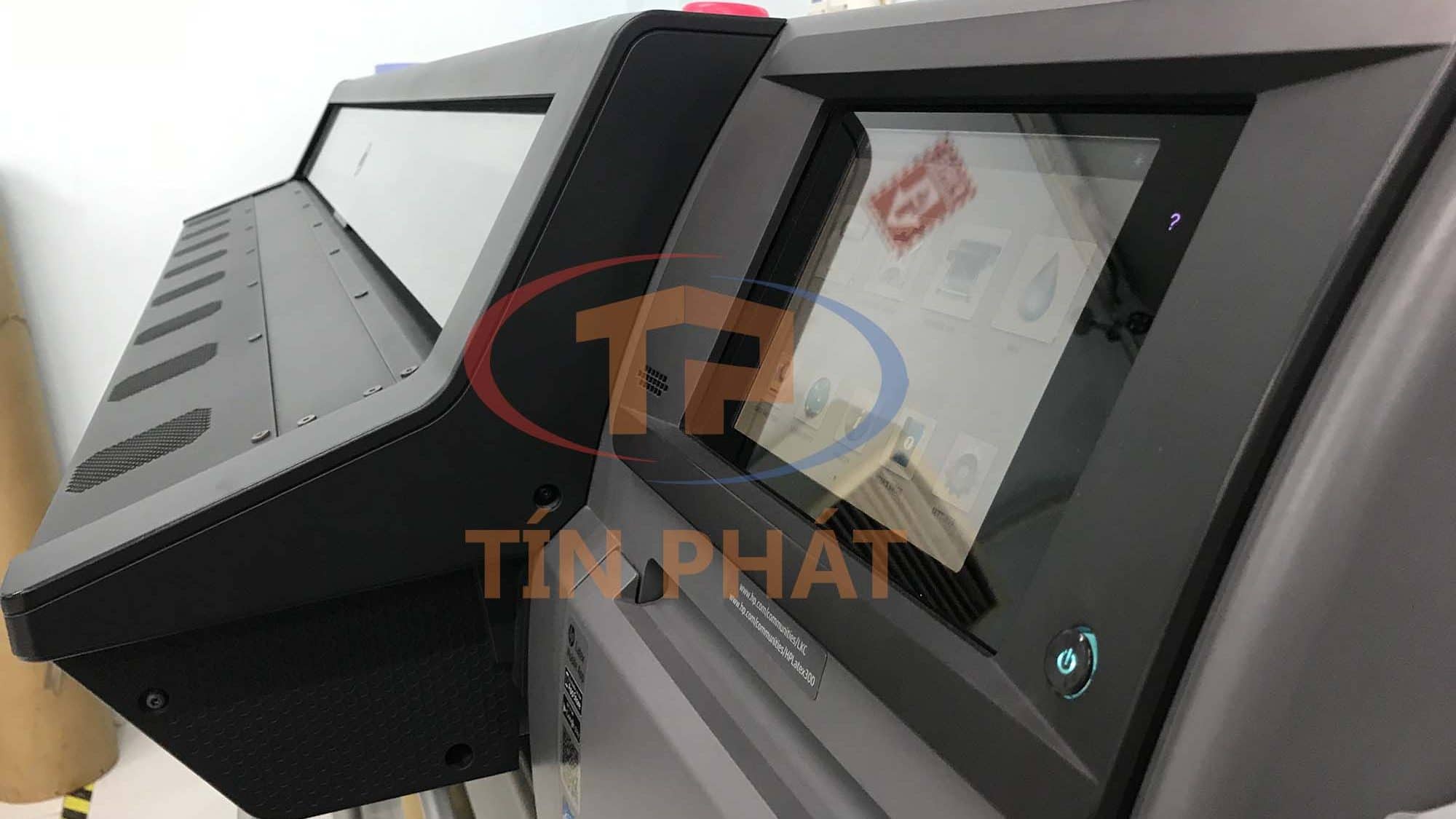 Máy in HP Latex đầu tiên tại Việt Nam sau 2 năm: màn hình
